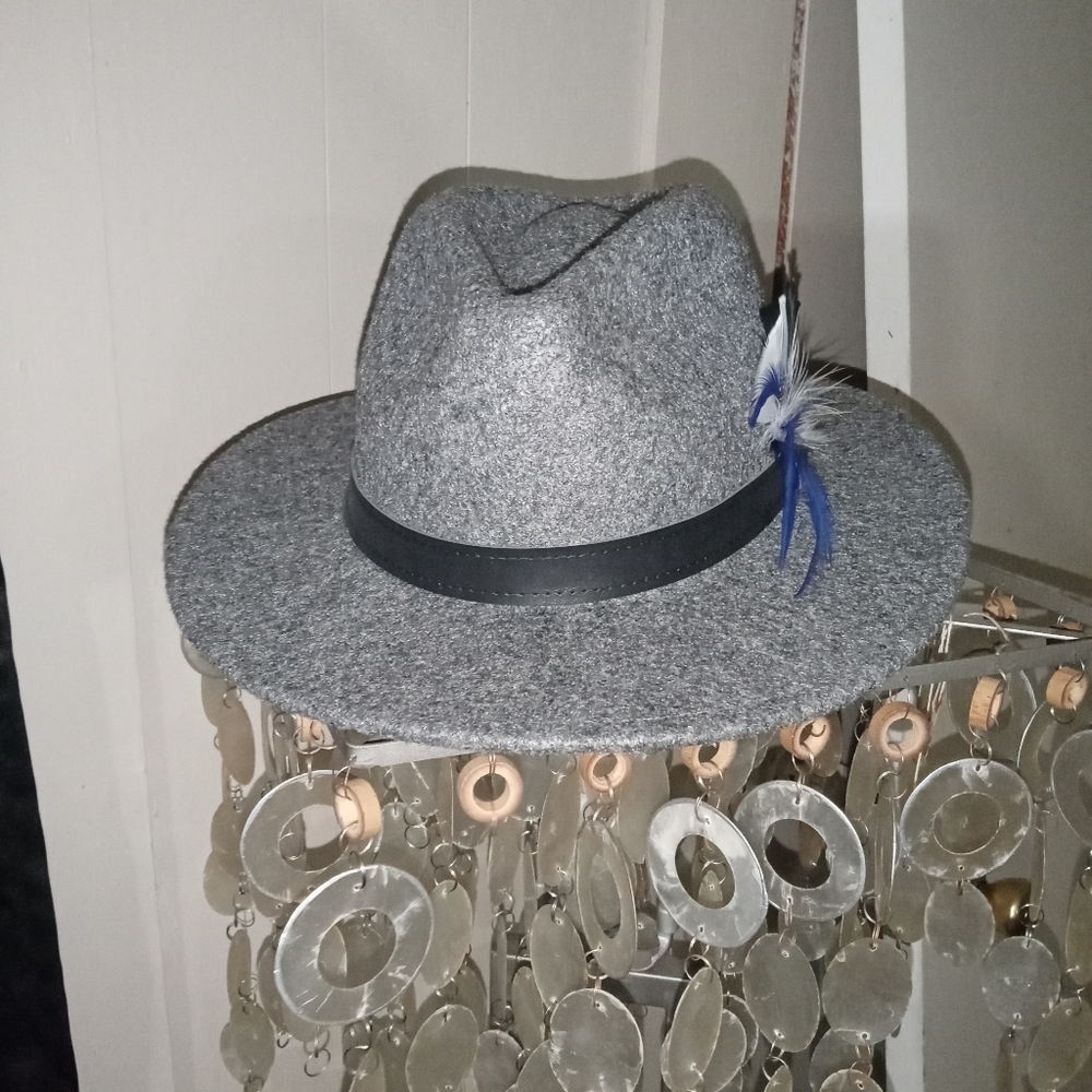 Fedora - Picture 2 of 3